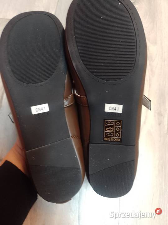 40 Brązowe Baleriny wieczorowe z zapięciem na