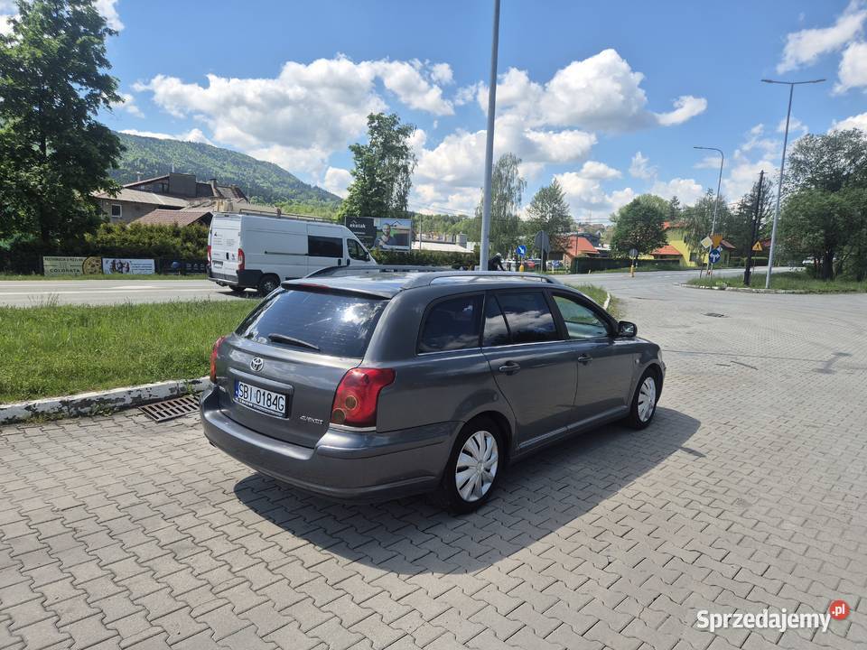 Toyota Avensis 16 benz 110 Sprawna KLIMA Jeden