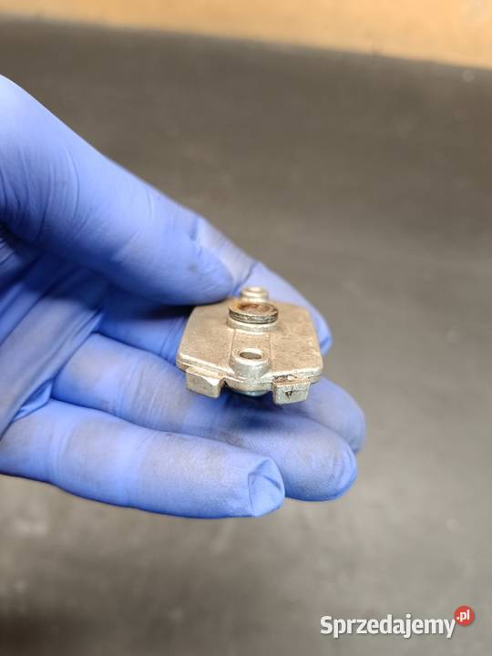 Pokrywa górna dekiel gaźnik mikuni 28 części Gołaczewy