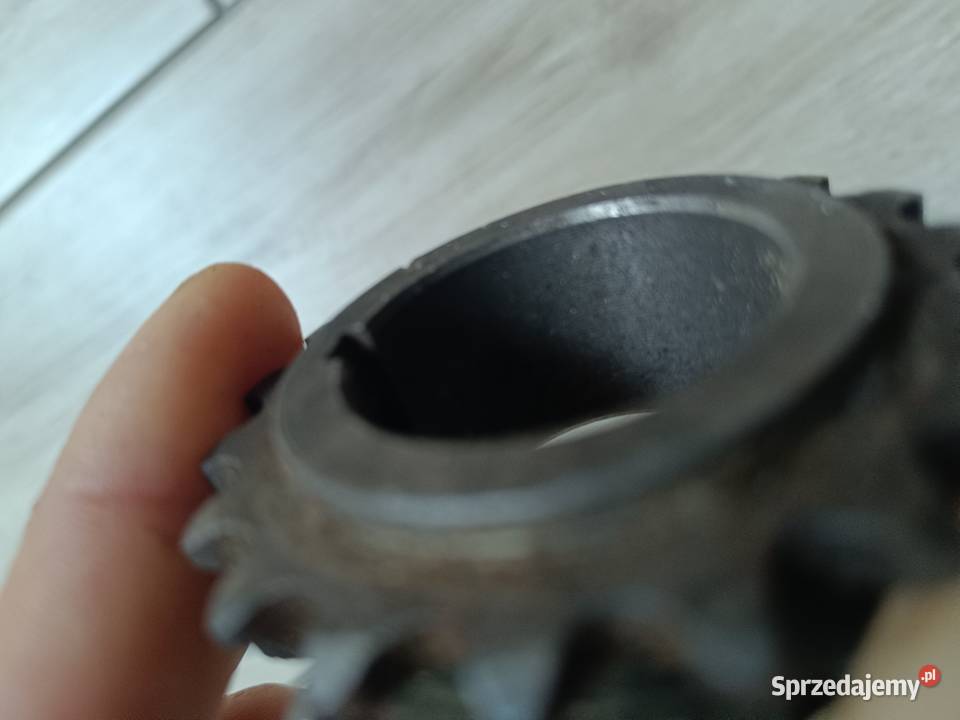 FIAT 125p rozrząd koło oryginał epoka stary