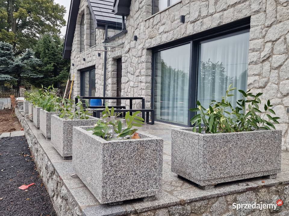 Doniczka granitowa płomieniowana Jelenia Góra