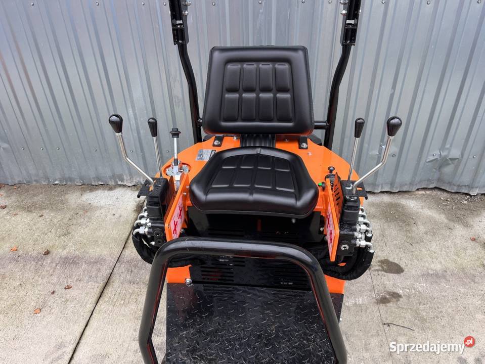 Koparka SANKO MJE15 Gąsiennice Małuszyn