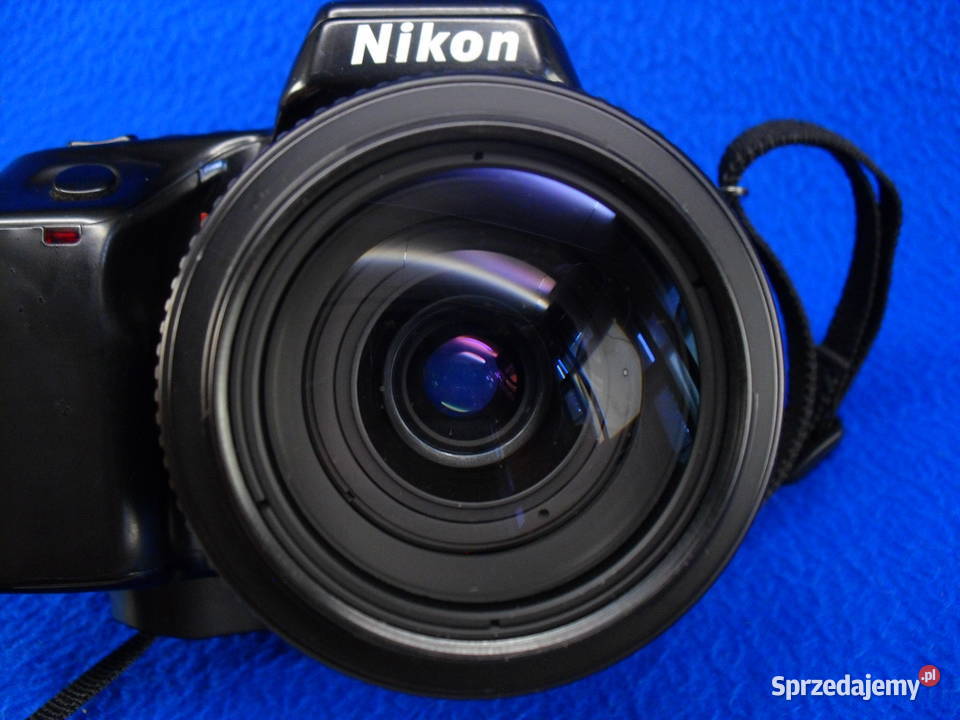 NIKON F70 z obiektywem i handgripem Bielawa