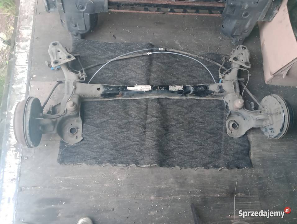 Belka zawieszenia bębny tył citroen C3 DS3