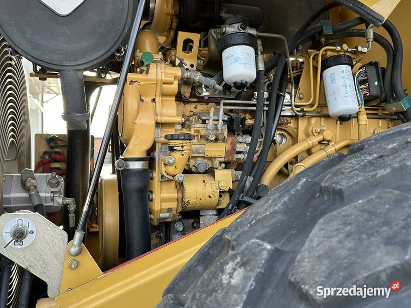 WALEC DROGOWY CATERPILLAR CS563E Tuliszków