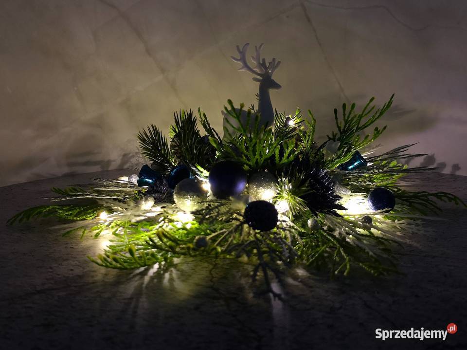 Podświetlany stroik zimowy z figurką jelenia