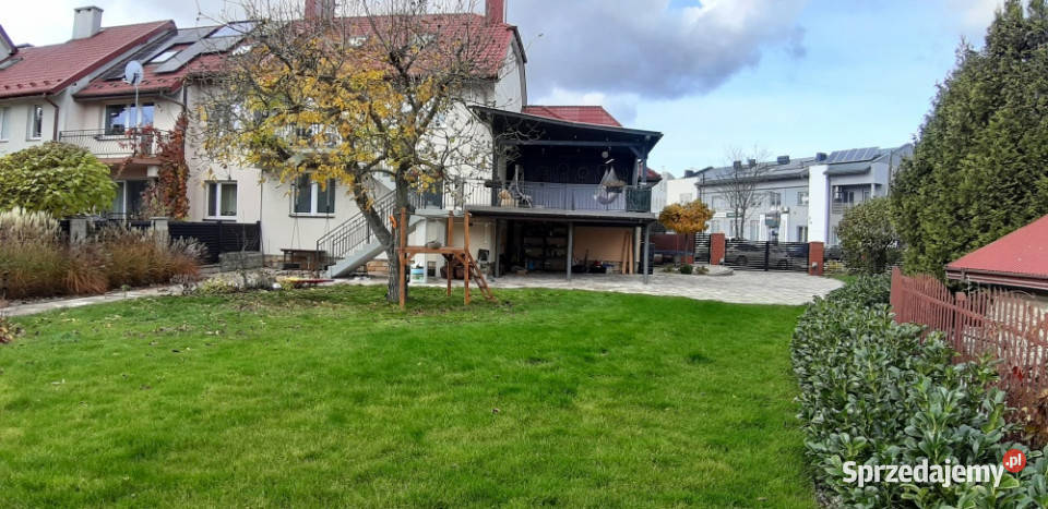 Duże komfortowe z ogrodem bezczynszowe Rok budowy 2005 Busko-Zdrój