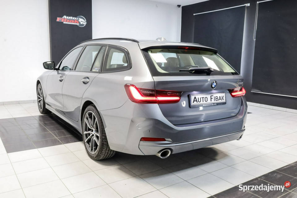 BMW 320 LCISalon PolskaI centralny zamek Konstantynów Łódzki