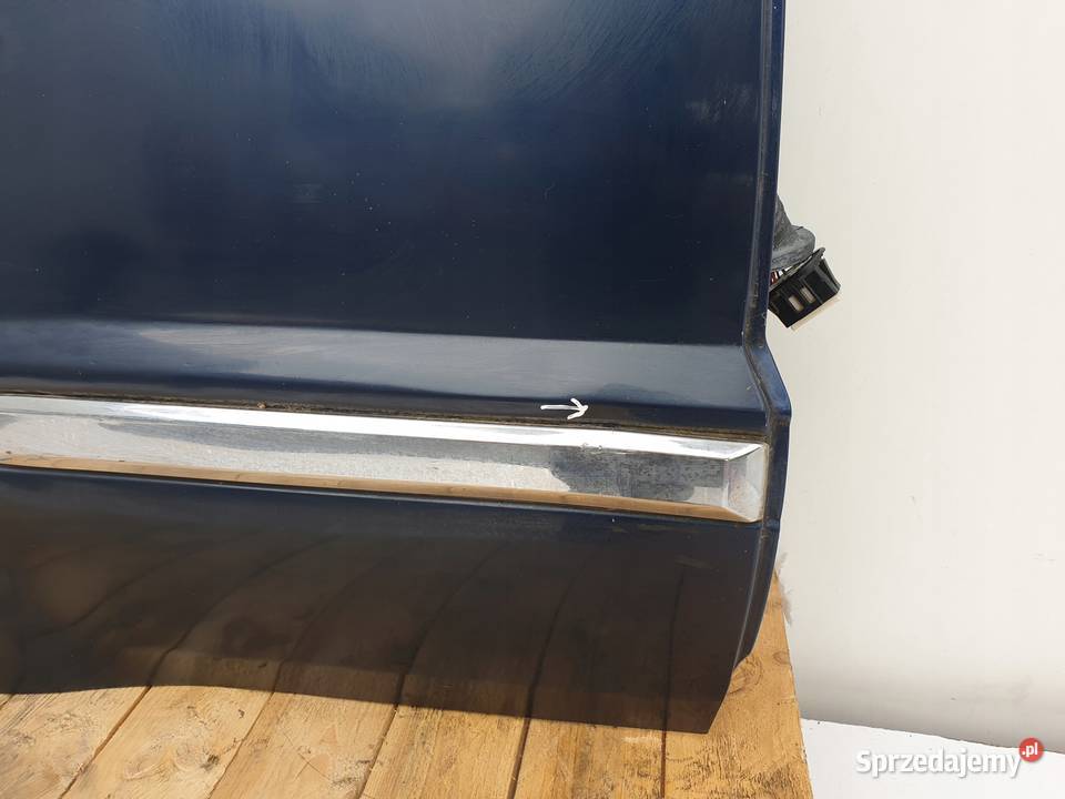 Jeep Grand Cherokee III WK TYLNE DRZWI PRAWE TYŁ Rudka