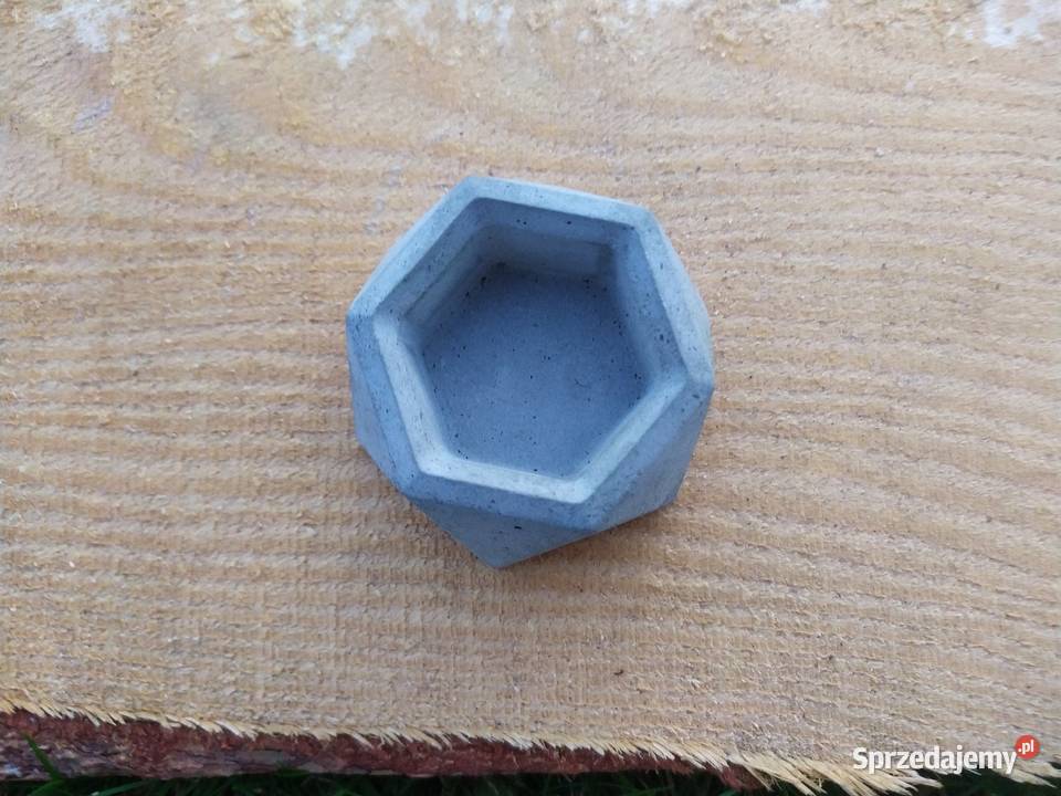 Doniczki betonowe osłonki na suklenty Tłuszcz