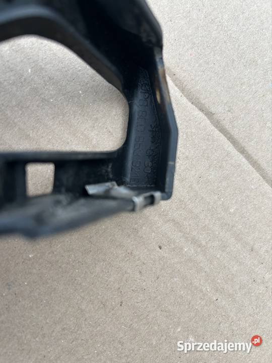 Ślizg mocowanie progu Audi a4 b6 8e0853921b