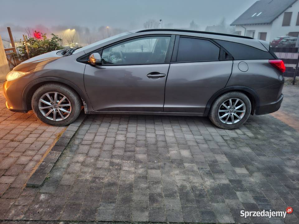 Honda civic tourer salon