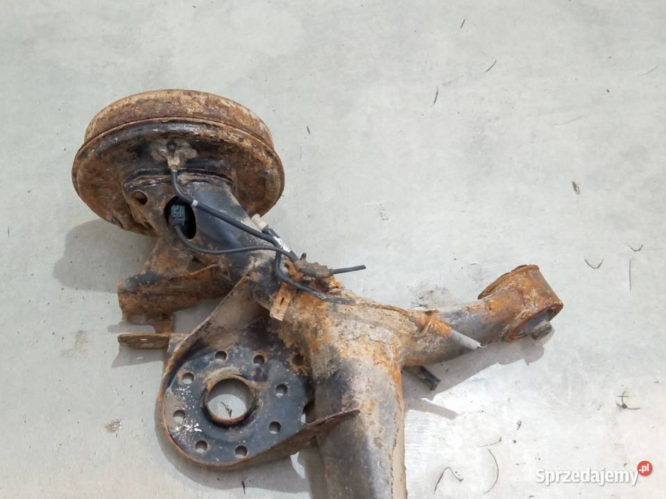 BELKA ZAWIESZENIA TYŁ BĘBNY Toyota Yaris II