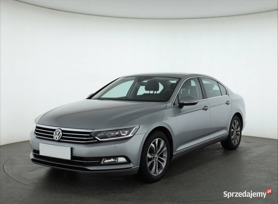 VW Passat 18 TSI srebrny mazowieckie