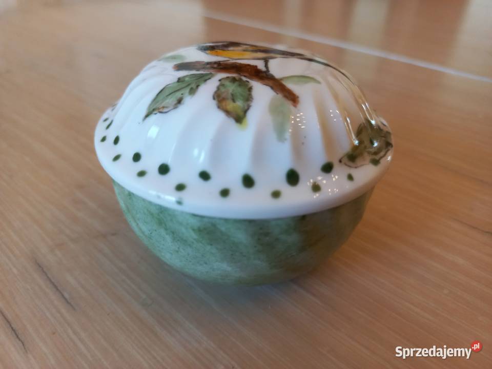Stara porcelanowa szkatułka malowana ręcznie z mazowieckie Piastów