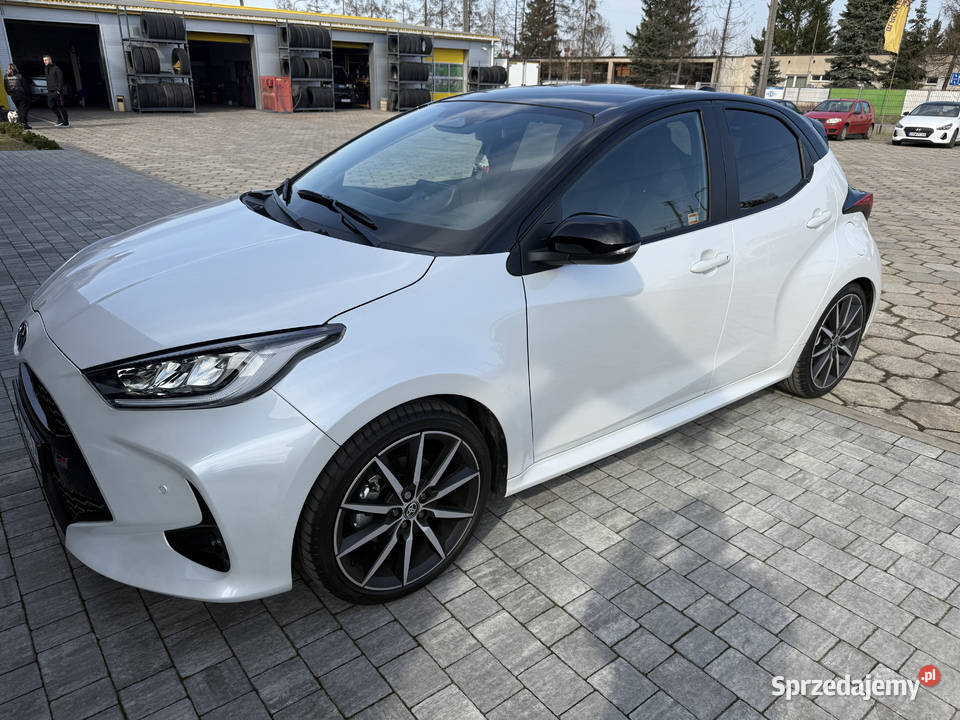 Toyota Yaris Hybrid 15 GR Sport Salon Polska Skierniewice