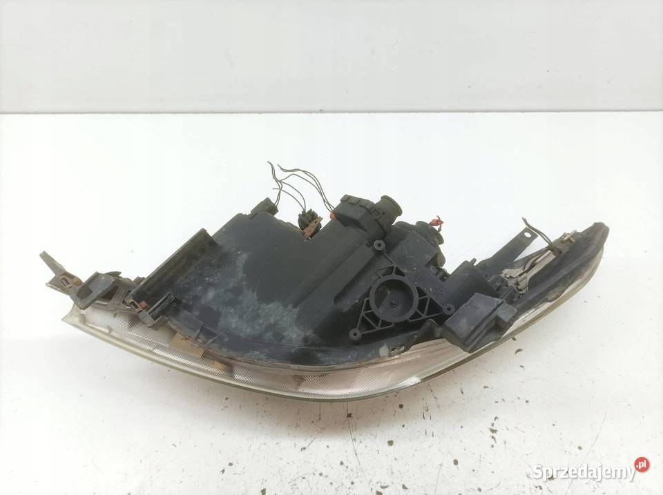 LAMPA PRZÓD PRAWA EU Mazda 5 I 20052010