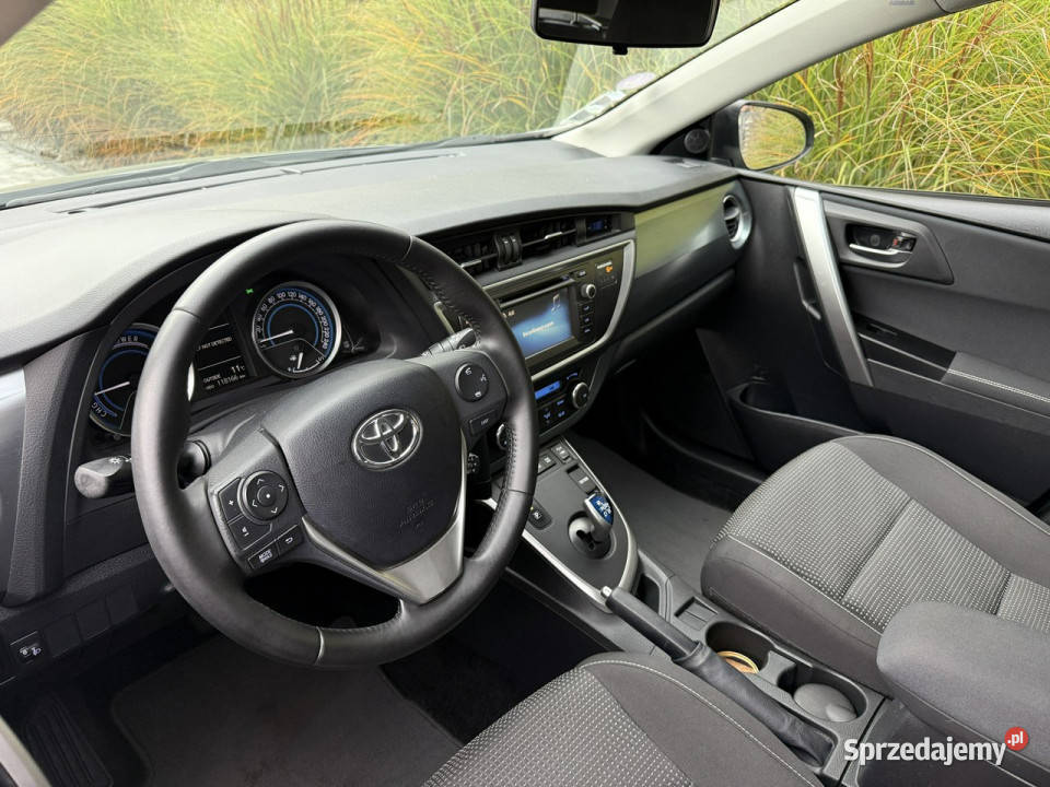 Toyota Auris Hybryda niski przebieg oryginalny Poznań