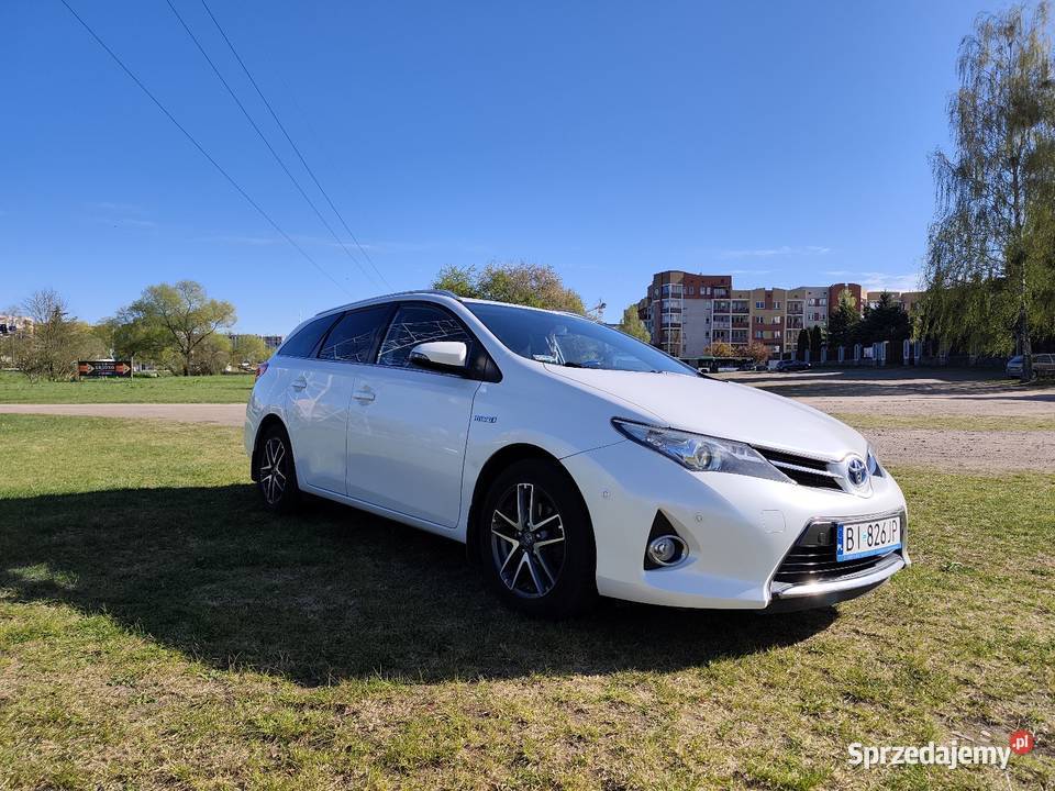 Toyota Auris 18 HSD Luna 2015 Hybryda Auris podlaskie Białystok sprzedam