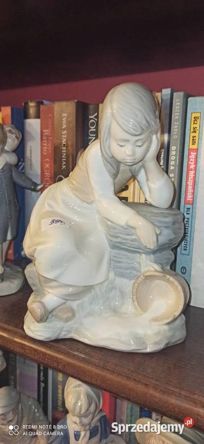 Oj MLEKO się wylałoFigurka dziewczynki NAO Porcelana i szkło