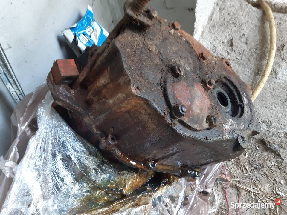 Skrzynia biegów MF 520 525 560 itp Lubochnia