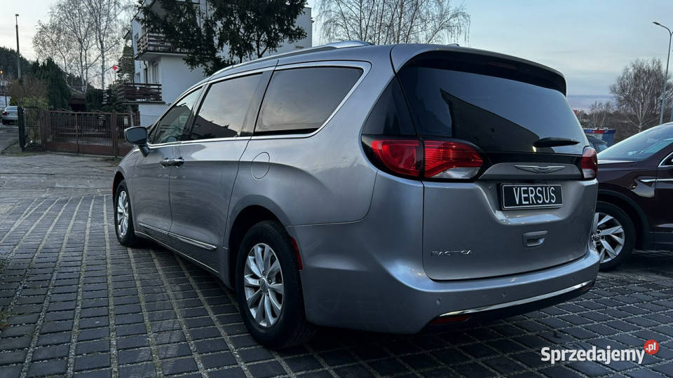 Chrysler Pacifica Limited Doskonały Minivan szary Gdynia sprzedam