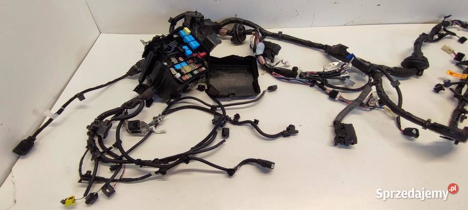 MAZDA 2 TOYOTA YARIS IV WIĄZKA KOMORY SILNIKA 15 Materiały instalacyjne dolnośląskie sprzedam