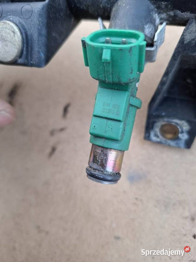 Listwa wtryskowa wtryskiwacze Peugeot 207 14 8V Przyborów sprzedam