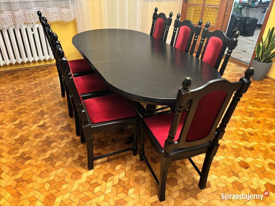 Barek salonowy ze stołem i krzesłami Przeworsk