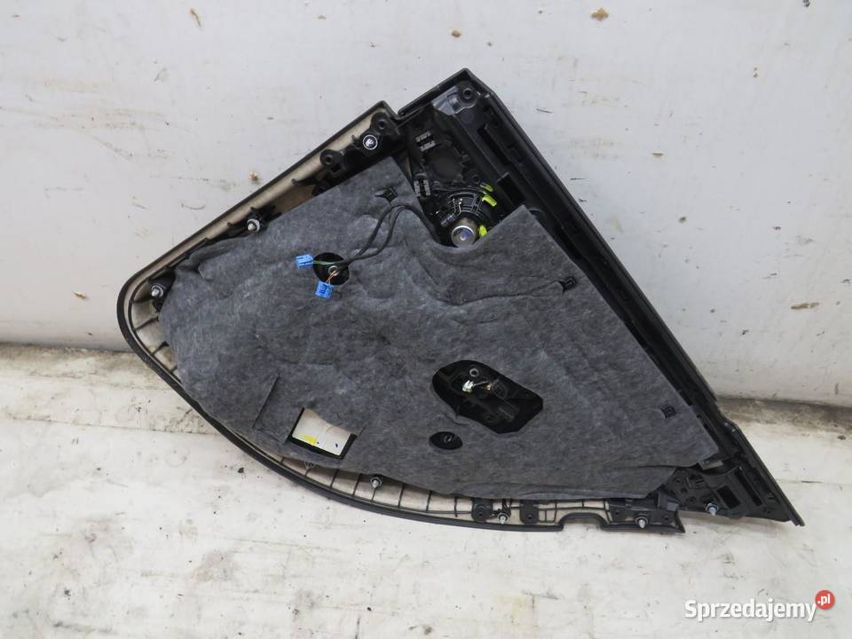 BOCZEK DRZWI LEWY TYŁ SEDAN MERCEDES W205 lubelskie