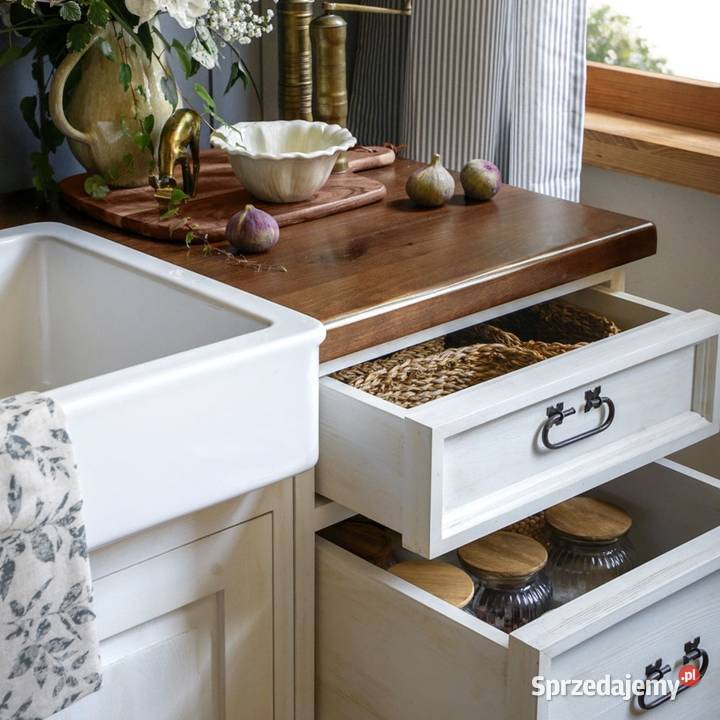 Biała kuchnia drewniana w starym stylu 60cm Maków Podhalański