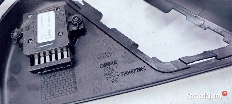 OSŁONA ZAŚLEPKA FOTELA PRAWA AUDI A6 C6 2100036R Przystajń
