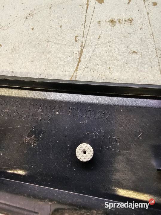 DEKOR DESKI ROZDZIELCZEJ AUDI Q3 F3 83B853242 Motoryzacja Przystajń