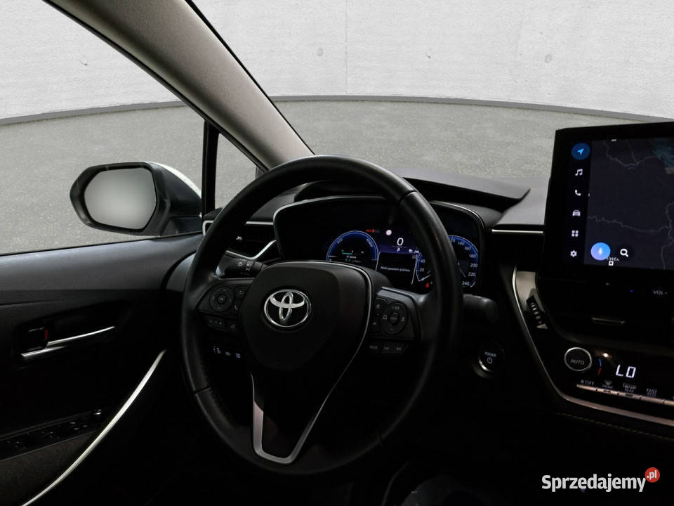 Toyota Corolla Seria E16 2012 hybryda Komorniki