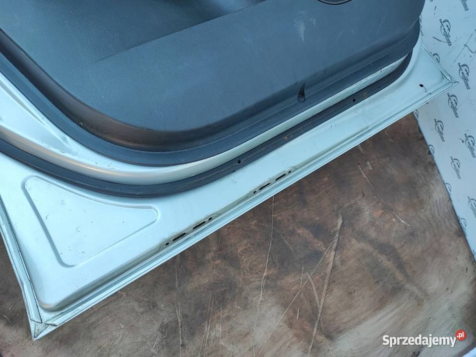 OPEL MERIVA B 11r Drzwi lewy przód