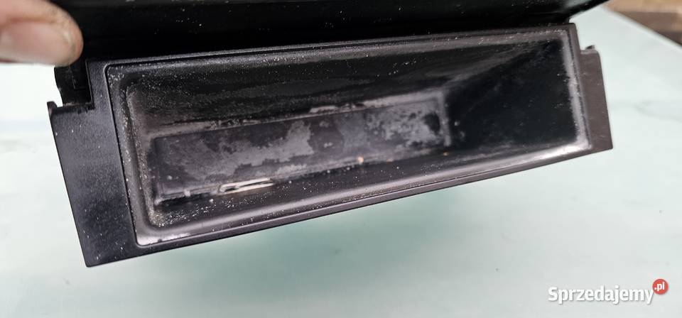 Schowek pod radio merceded w210 avantgarde wielkopolskie Zbąszyń