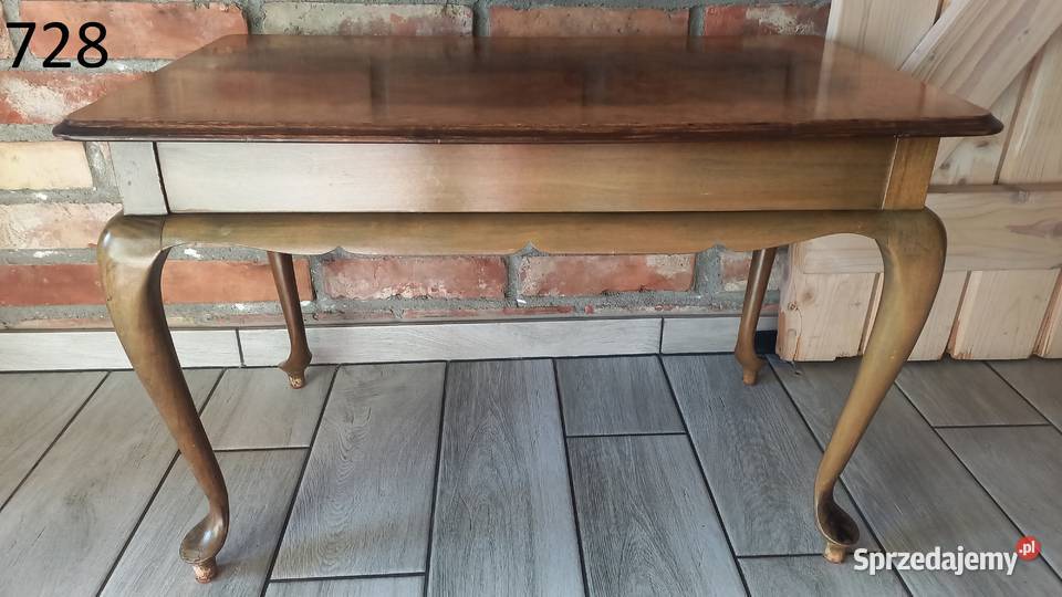 Drewniany stolik stylowy boczny z giętymi nogami Gawroniec sprzedam
