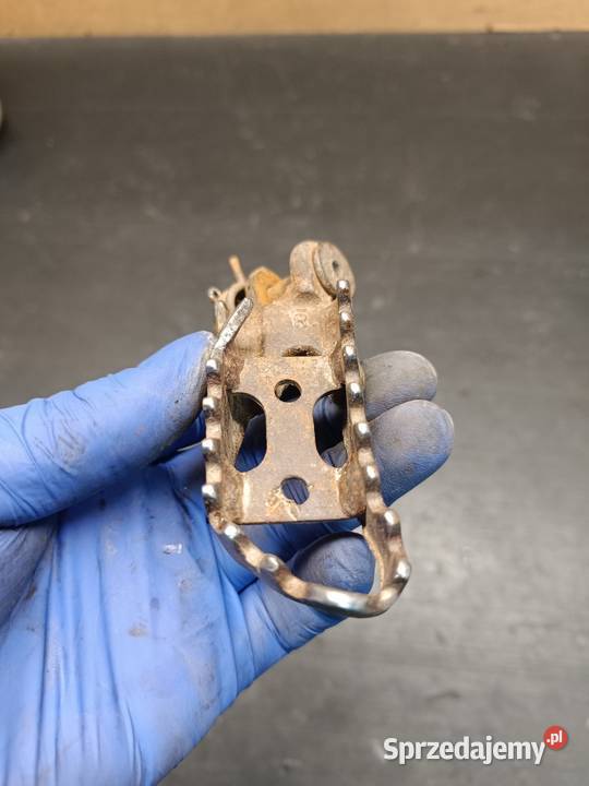 Podnóżek stopka podpora kierowcy części Suzuki Gołaczewy