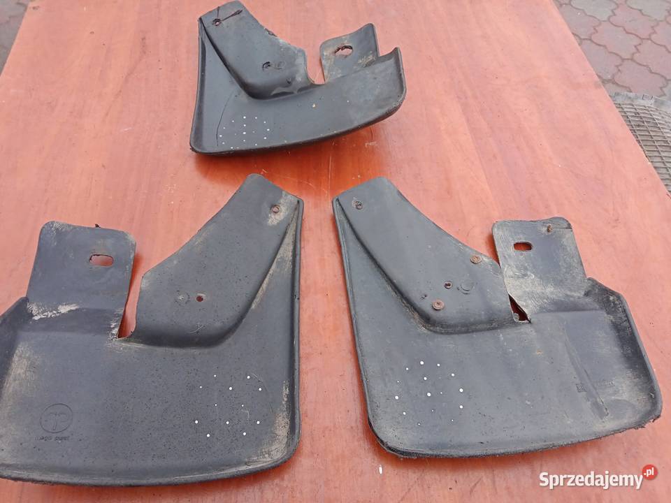 Polonez Caro Atu i Caro plus chlapacze przod i Stalowa Wola