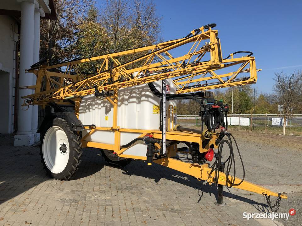 Opryskiwacze zaczepiane Boguslav Titan 3000l Zaczernie