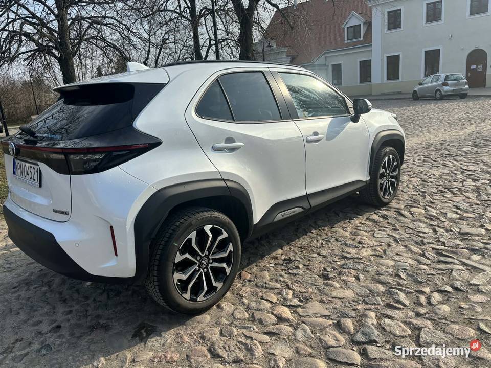 Toyota Yaris Cross Hybryda 2023 automatPierwszy lakier metallic mazowieckie sprzedam