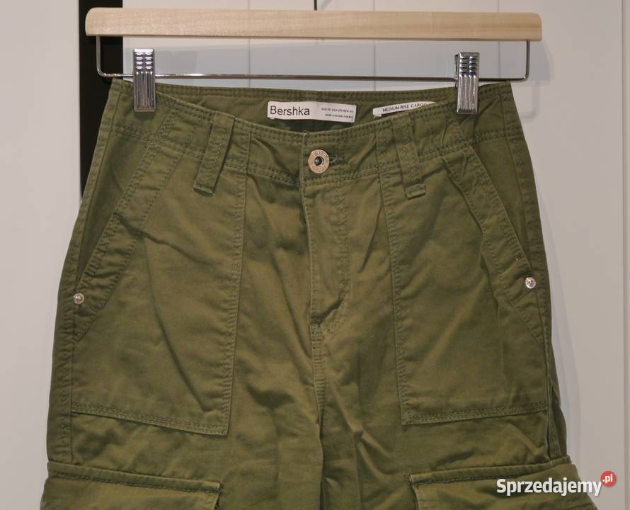 Bershka Cargo świetne spodnie bojówki 32 XXS Bershka dolnośląskie Wrocław sprzedam