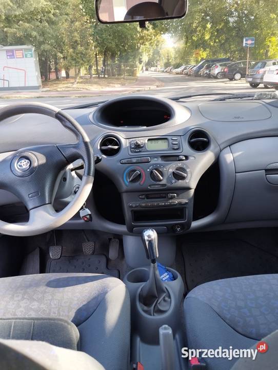 Toyota Yaris 13 Rok produkcji 2002 Radom sprzedam