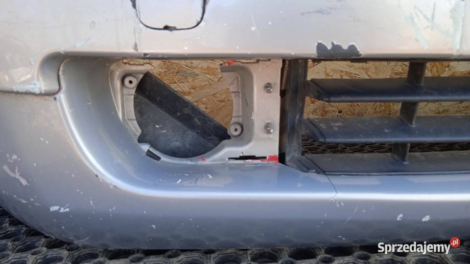 RENAULT MEGANE II ZDERZAK PRZÓD NV632 HALOGEN osobowe Zbierkowo