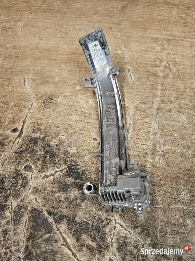 BMW F20 F30 KIERUNKOWSKAZ BŁOTNIKA PRAWY 7280772