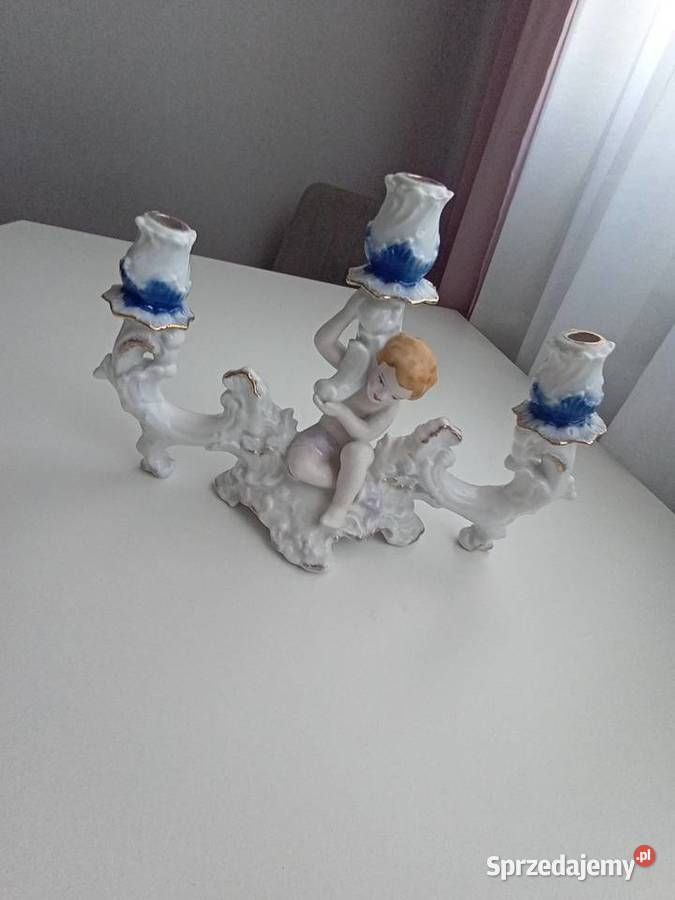 Porcelanowy świecznik z figurą Suwałki