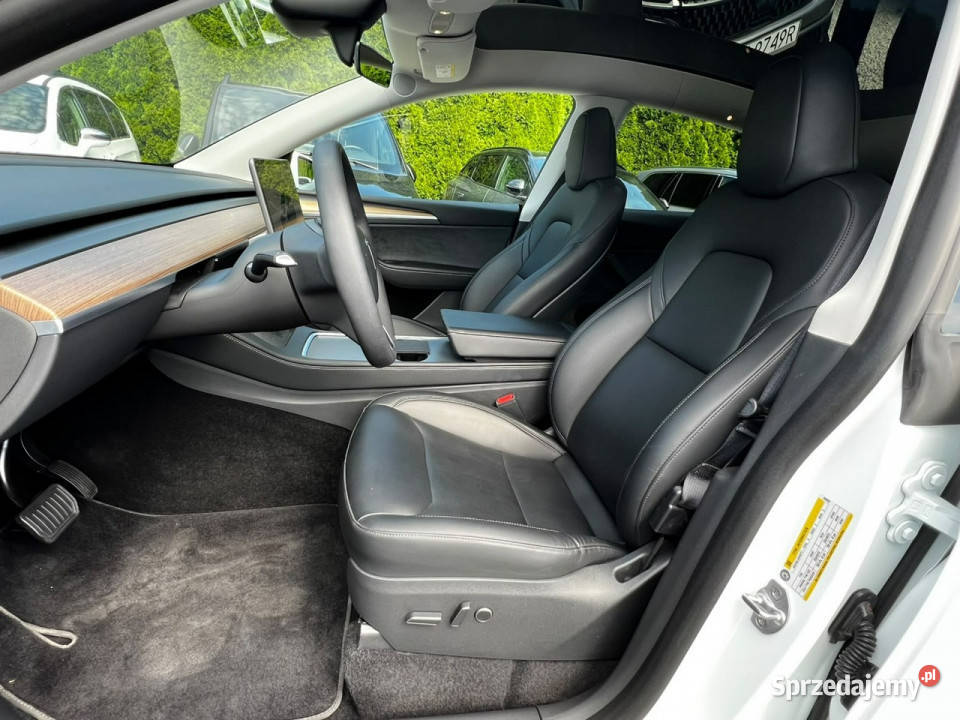 Tesla Y Longe Range RWD Baranowo