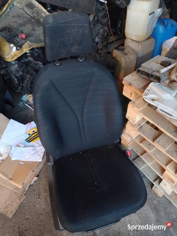 Fotele Przednie Na Toyota Yaris II 5 drzwi Elbląg