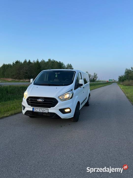 Wynajem busa 9osobowego Ford Transit Custom 20 Samochody dostawcze Rzeszów sprzedam