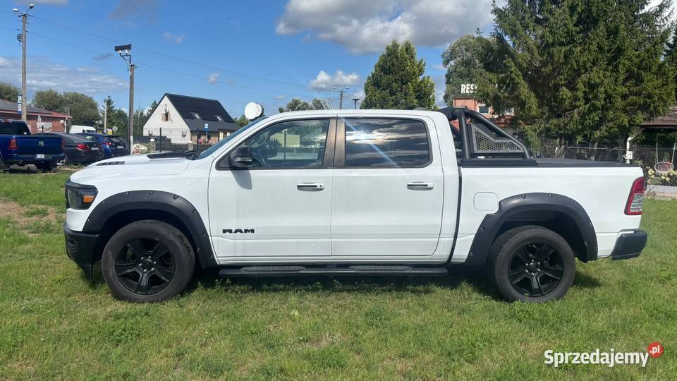 Ram 1500 57 HEMI V8 4x4 2019 395 Automat mały